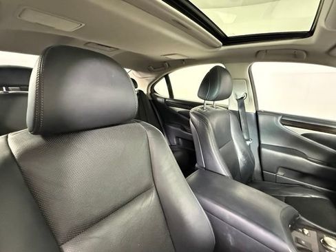 Used 2014 Lexus LS 460 w/ Comfort Package RWD image 24