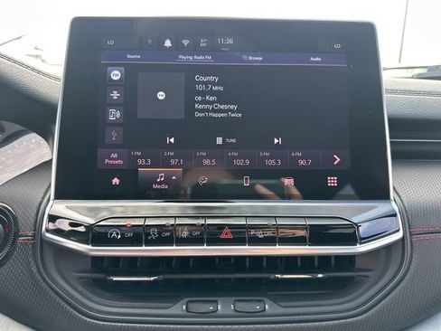 Used 2024 Jeep Compass Trailhawk image 33