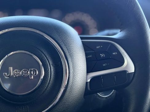 Used 2020 Jeep Renegade Trailhawk w/ Cold Weather Group image 21