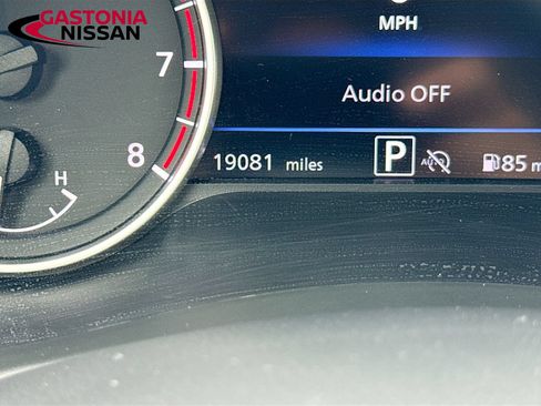 Used 2025 Nissan Sentra SR FWD image 15
