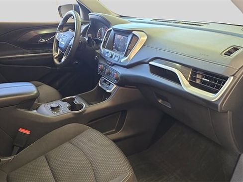 Used 2022 GMC Terrain SLE w/ Driver Convenience Package image 16