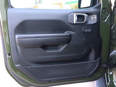 Used 2020 Jeep Wrangler Unlimited Sport S AWD/4WD image 16