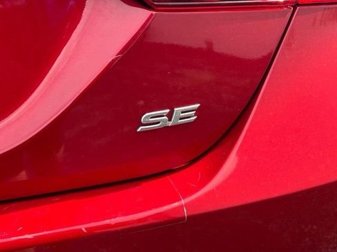 Used 2024 Toyota Camry SE FWD image 7