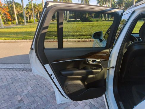 Used 2016 Volvo XC90 T6 Momentum w/ Momentum Plus Package AWD/4WD image 36