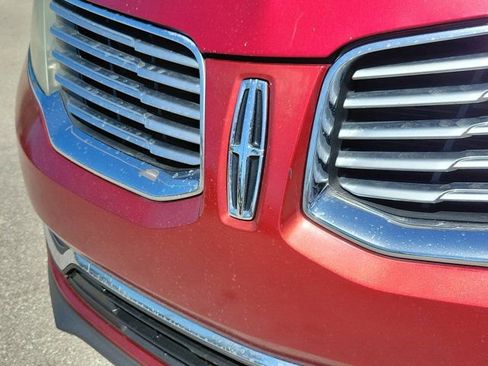Used 2017 Lincoln MKX Select w/ Select Plus Package FWD image 7