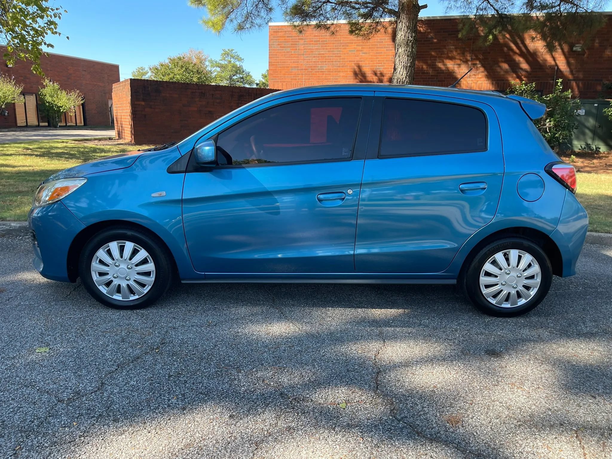 Used 2022 Mitsubishi Mirage LE FWD image 2