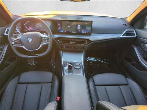 Used 2025 BMW 330i Sedan RWD image 19
