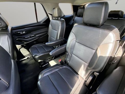 Used 2020 Chevrolet Traverse Premier image 18