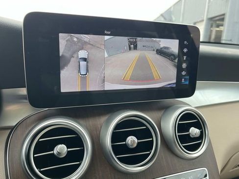 Used 2021 Mercedes-Benz GLC 300 GLC 300 image 40