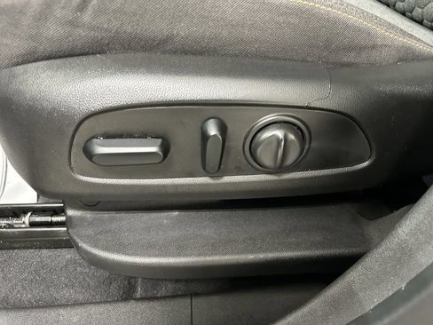 Used 2021 Chevrolet Equinox LT AWD/4WD image 10