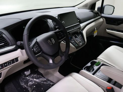 New 2026 Honda Odyssey Touring image 22
