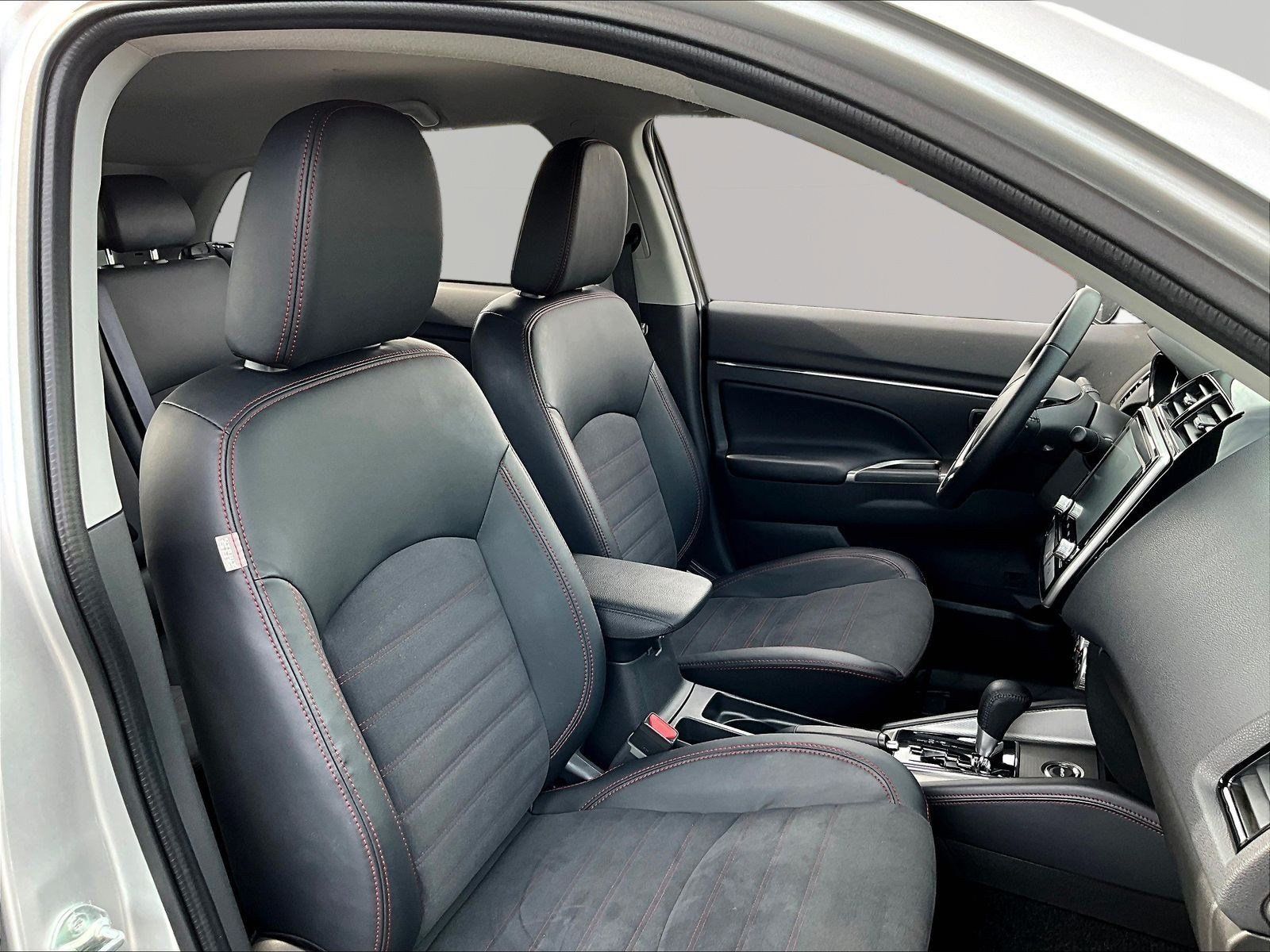 Used 2026 Mitsubishi Outlander Sport SE AWD/4WD image 28