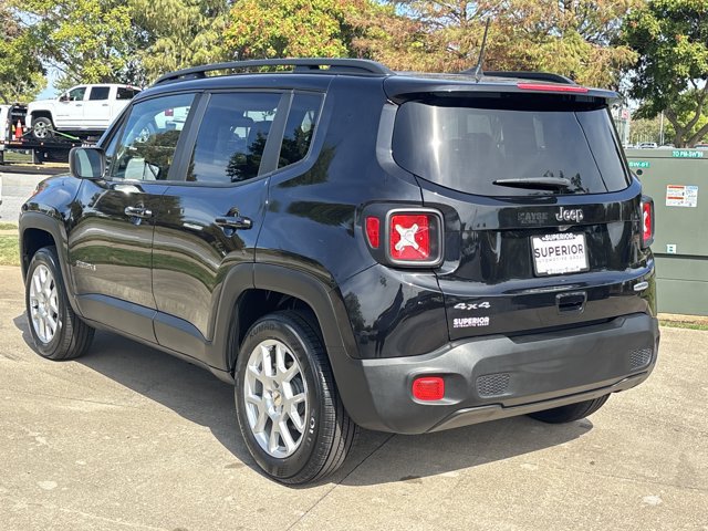 Used 2022 Jeep Renegade Latitude AWD/4WD image 9