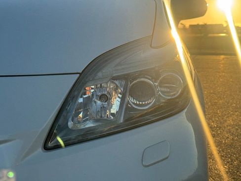 Used 2015 Toyota Prius Five image 14