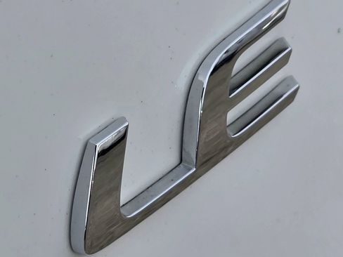 Used 2022 Toyota Corolla LE image 7