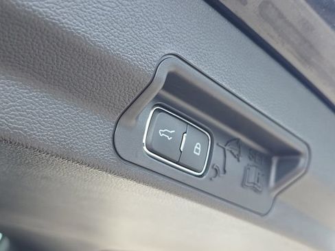 Used 2022 Ford Explorer ST w/ Equipment Group 401A AWD/4WD image 12