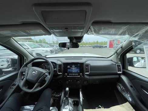 New 2024 Nissan Frontier SV w/ SV Convenience Package image 9