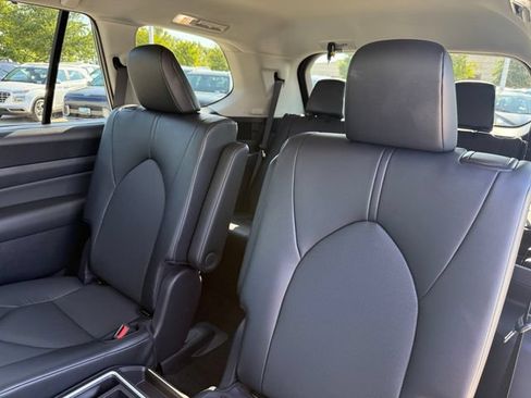 Used 2026 Toyota Grand Highlander FWD image 32