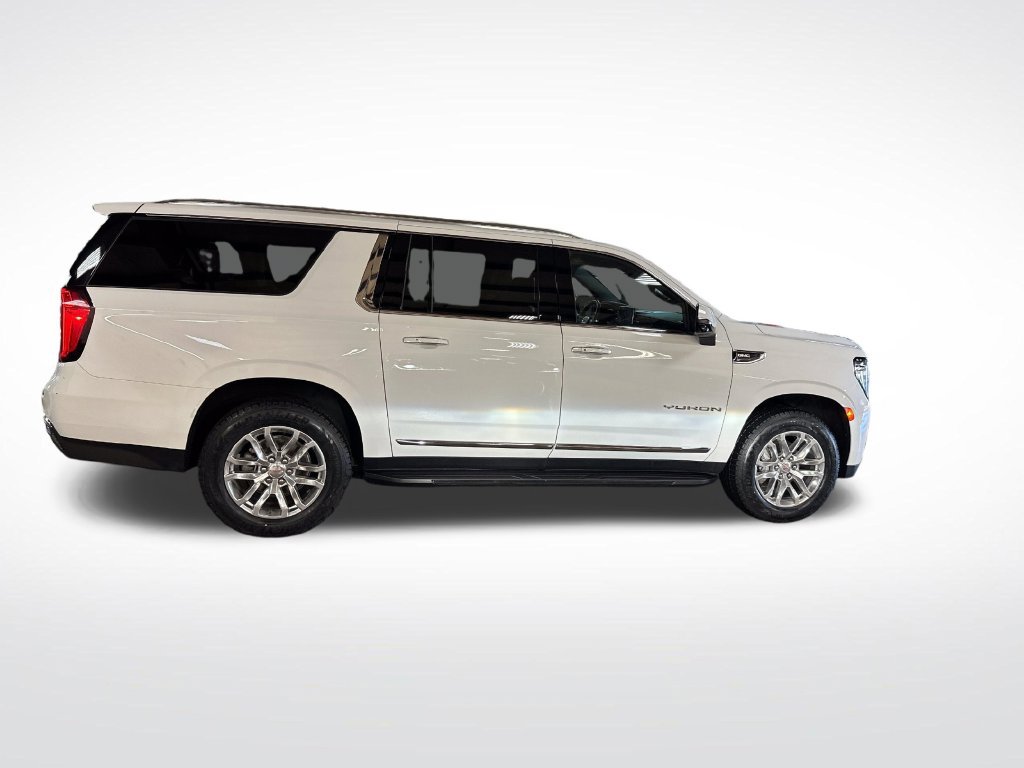 Used 2024 GMC Yukon XL SLT w/ SLT Luxury Package AWD/4WD image 7