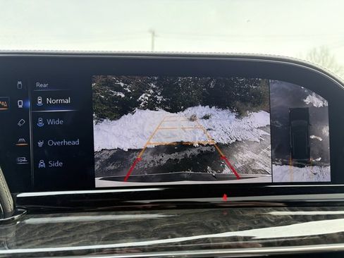 Used 2022 Cadillac Escalade Premium Luxury image 34