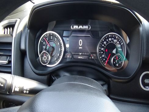 Used 2025 RAM 1500 Warlock AWD/4WD image 23