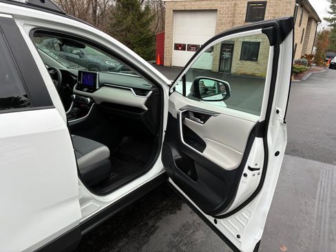 Used 2023 Toyota RAV4 XLE image 19