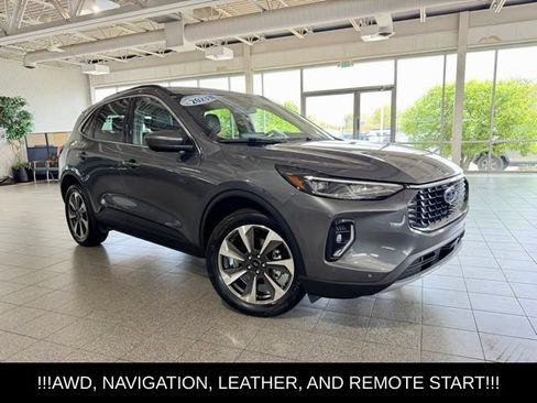 Used 2023 Ford Escape Platinum AWD/4WD image 2