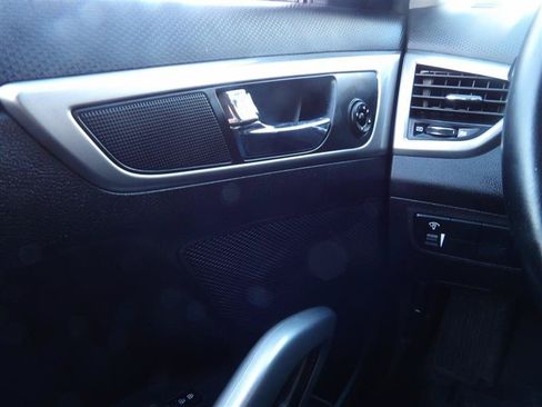 Used 2017 Hyundai Veloster FWD image 20