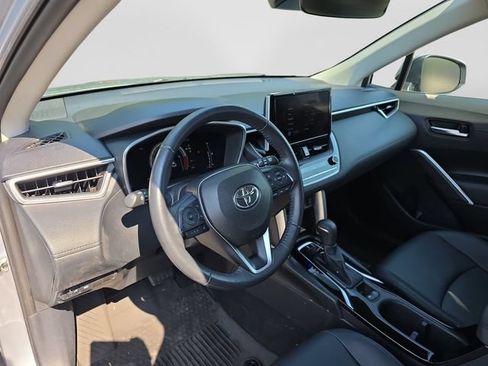 Used 2023 Toyota Corolla Cross XLE FWD image 12