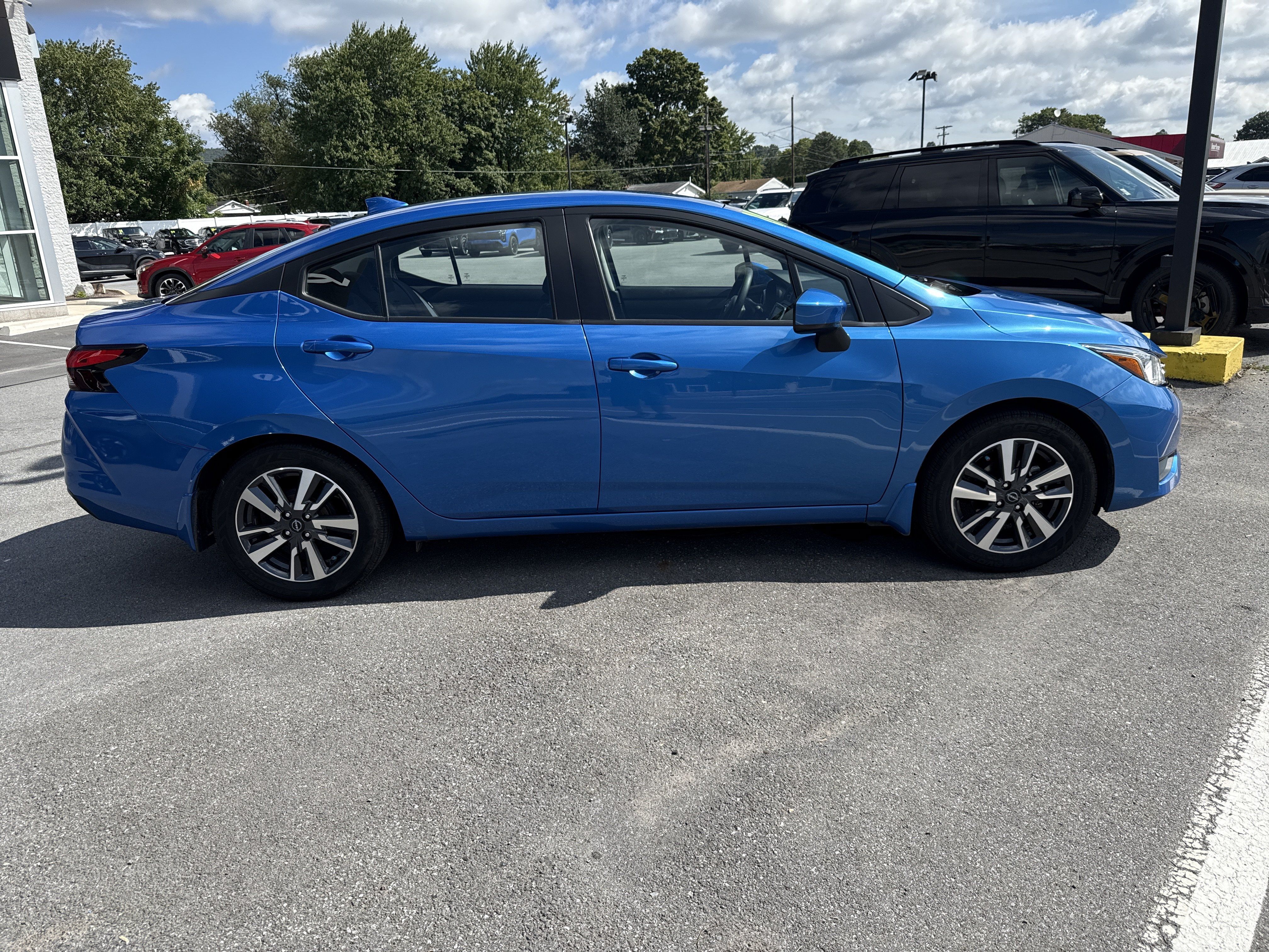Used 2024 Nissan Versa SV w/ Trunk Package FWD image 3