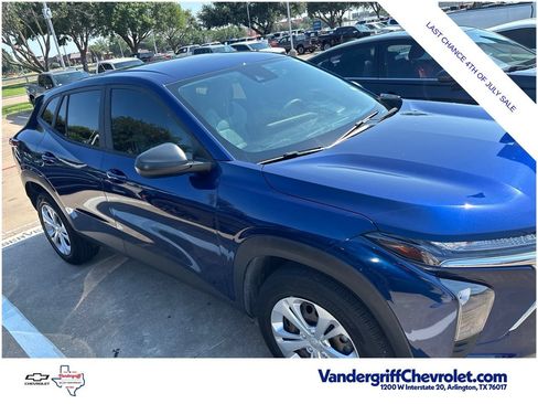 Used 2024 Chevrolet Trax LS FWD image 4