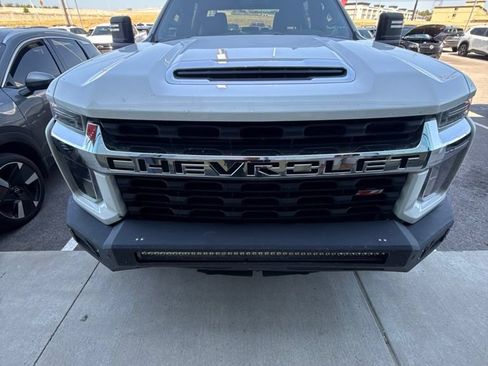 Used 2021 Chevrolet Silverado 2500 LT AWD/4WD image 2