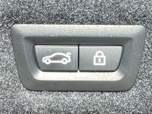 Used 2022 BMW M550i xDrive M550i xDrive image 14