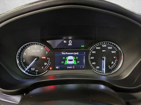 Used 2023 Cadillac XT4 Luxury w/ Cold Weather Package FWD image 11