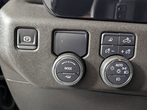 Used 2024 Chevrolet Silverado 1500 LTZ RWD image 15