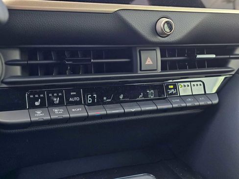 New 2025 Toyota Crown Platinum image 27