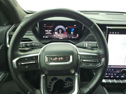 Used 2025 GMC Acadia Elevation image 10