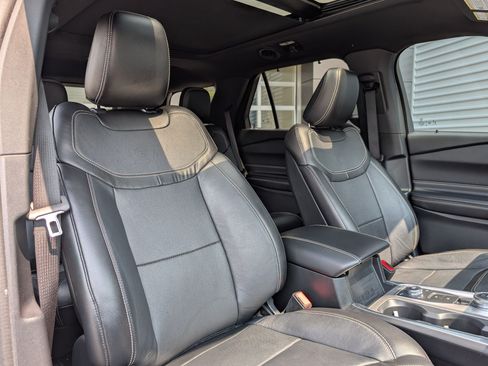 Used 2020 Ford Explorer ST w/ ST High-Performance Pack AWD/4WD image 33