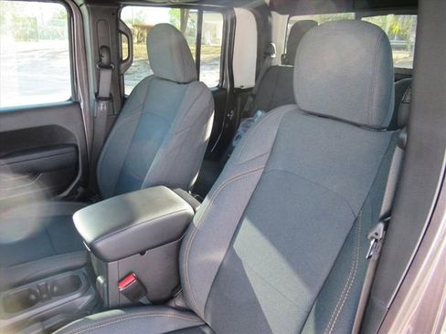 New 2026 Jeep Gladiator Sport image 18