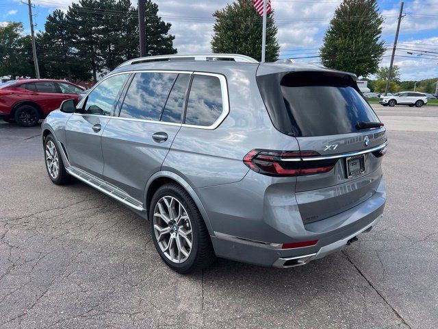Used 2024 BMW X7 xDrive40i w/ Premium Package AWD/4WD image 7