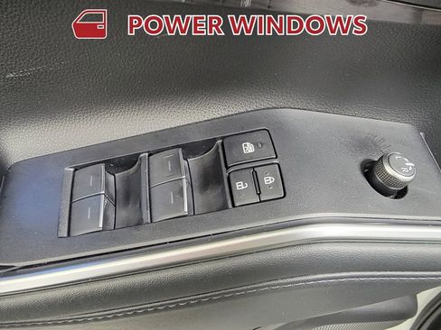 Certified 2022 Toyota Highlander Platinum image 29