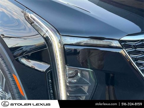 Used 2024 Cadillac XT4 Premium Luxury image 12