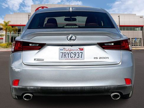 Used 2016 Lexus IS 200t Base image 4