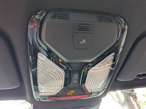 Used 2025 BMW X5 sDrive40i w/ M Sport Package image 15