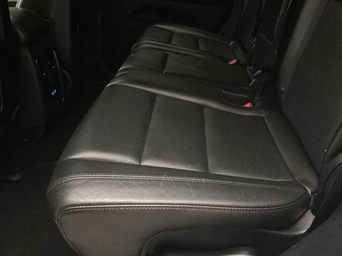 Used 2019 Jeep Grand Cherokee Limited w/ Luxury Group II AWD/4WD image 19