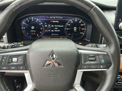 Used 2024 Mitsubishi Outlander SEL image 11