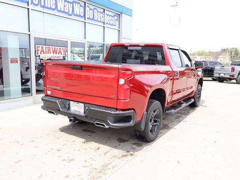 Used 2021 Chevrolet Silverado 1500 LT Trail Boss w/ Convenience Package II image 3