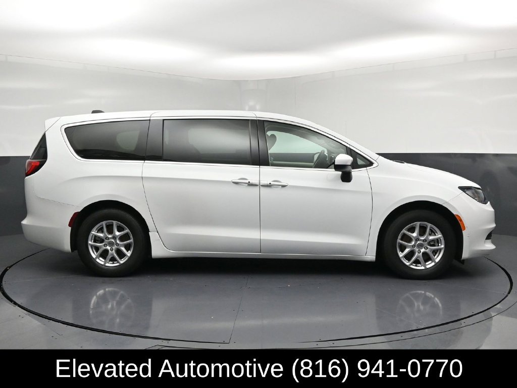 Used 2023 Chrysler Voyager LX FWD image 26