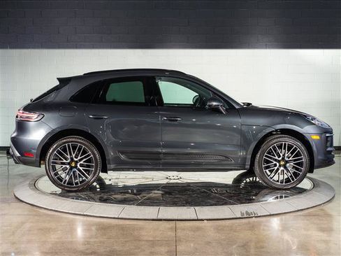 Used 2026 Porsche Macan AWD/4WD image 8