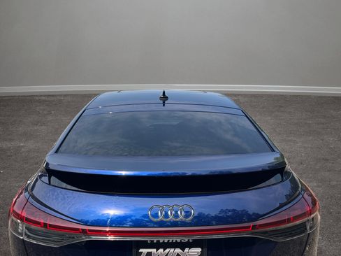 Used 2025 Audi Q4 e-tron Premium Plus image 30